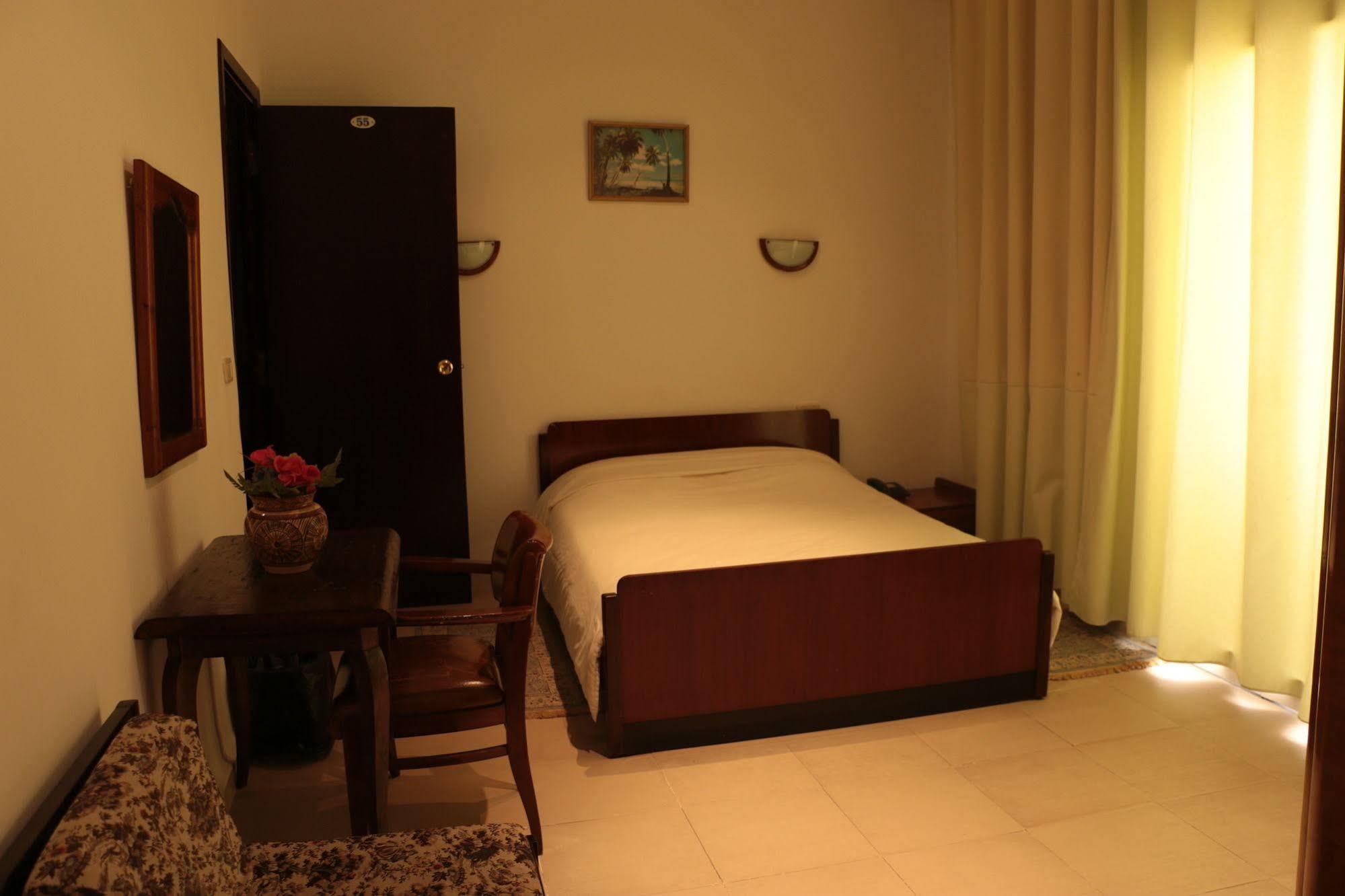 Hotel Saint Georges Tunisz Kültér fotó